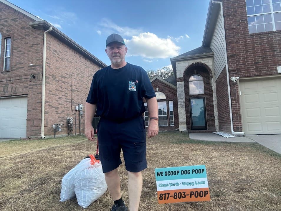 Rhino Scoop dog waste removal service in a clean Arlington, Texas backyard